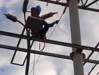 康高特Ronaldo高能量<a href='http://www.coblite.com.cn/Ppzq/ersted.html'>電纜故障定位儀</a> 現(xiàn)場準確檢測35kv電纜故障點