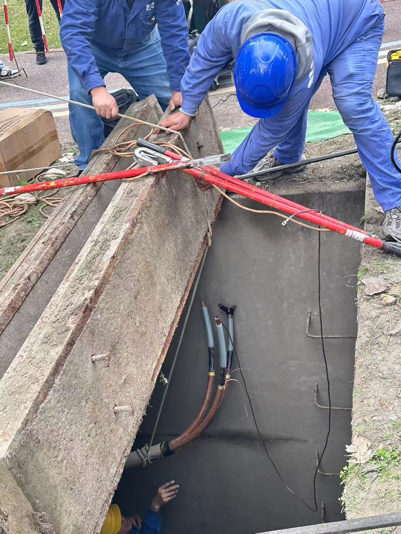 <a href='http://www.coblite.com.cn/Ppzq/ersted.html'>電纜故障定位儀</a>現(xiàn)場