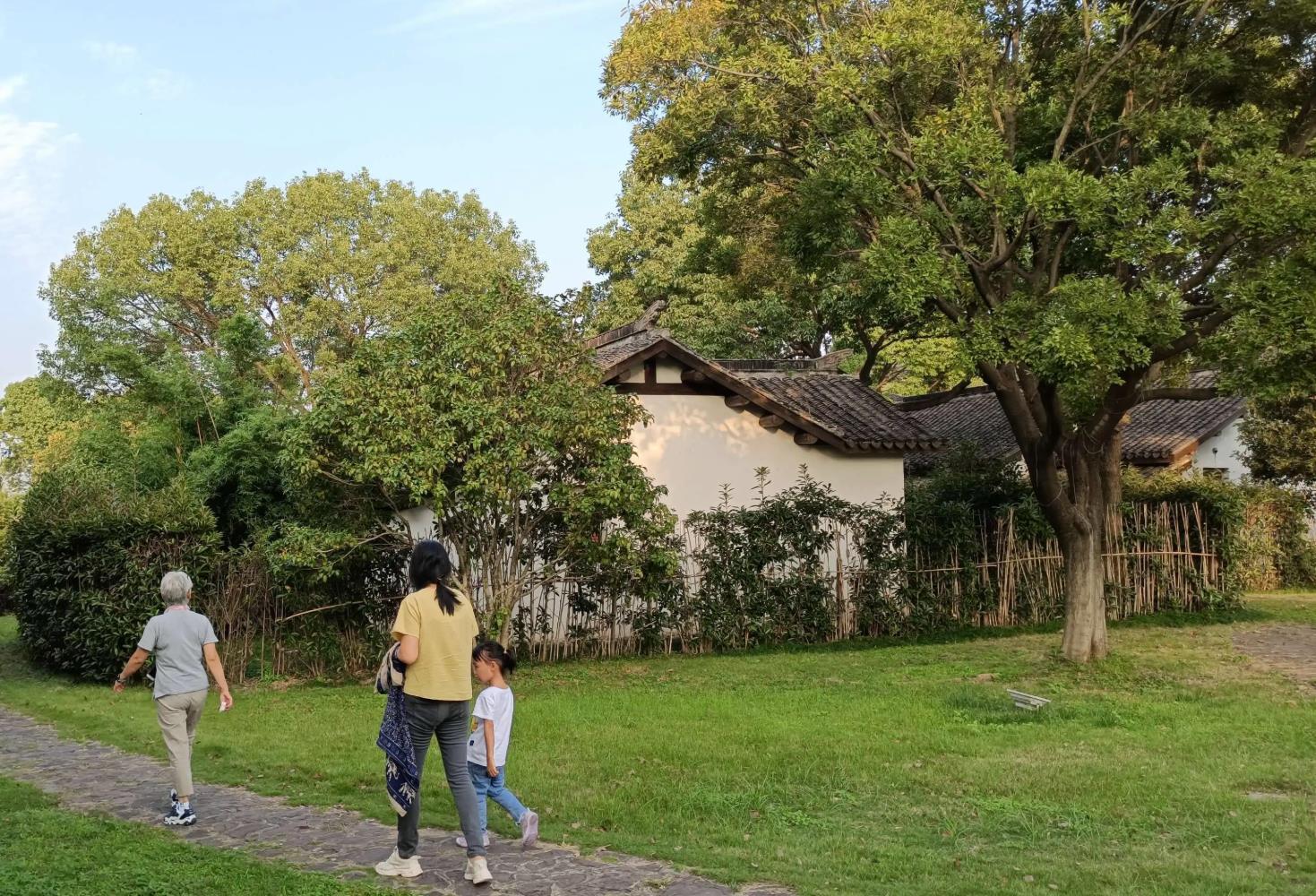 中秋佳節(jié)來(lái)臨，中秋出游需要怎么注意防護(hù)呢