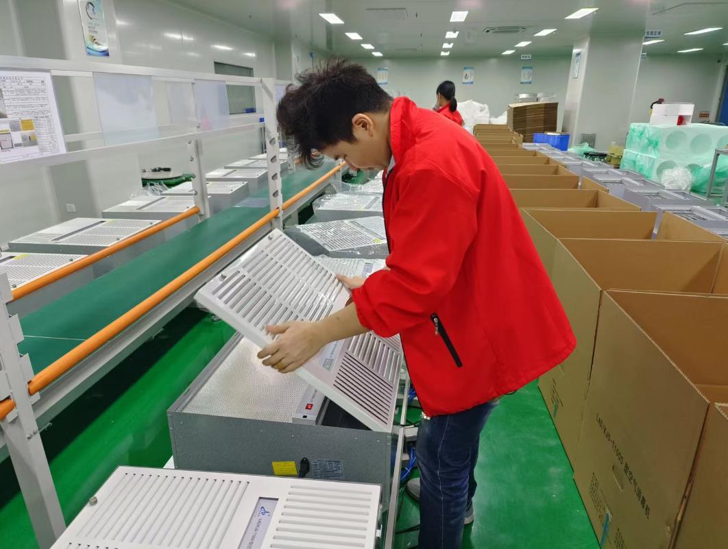 利安達(dá)趕貨方艙醫(yī)院，全力支援