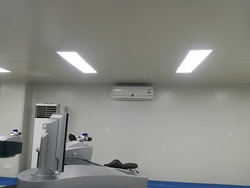 手術(shù)室壁掛空氣消毒機(jī).jpg